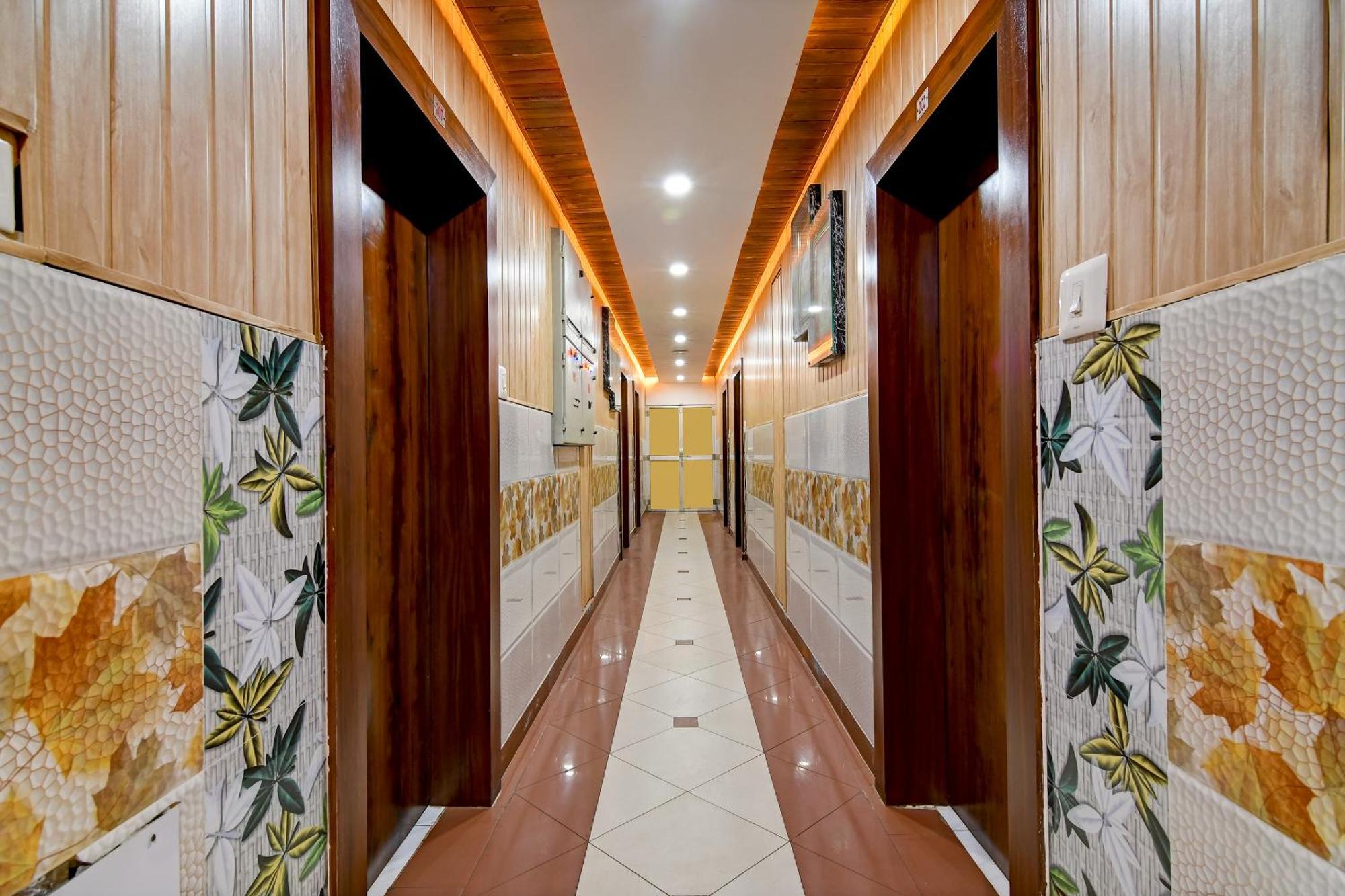 Hotel Ashray Puri Zewnętrze zdjęcie