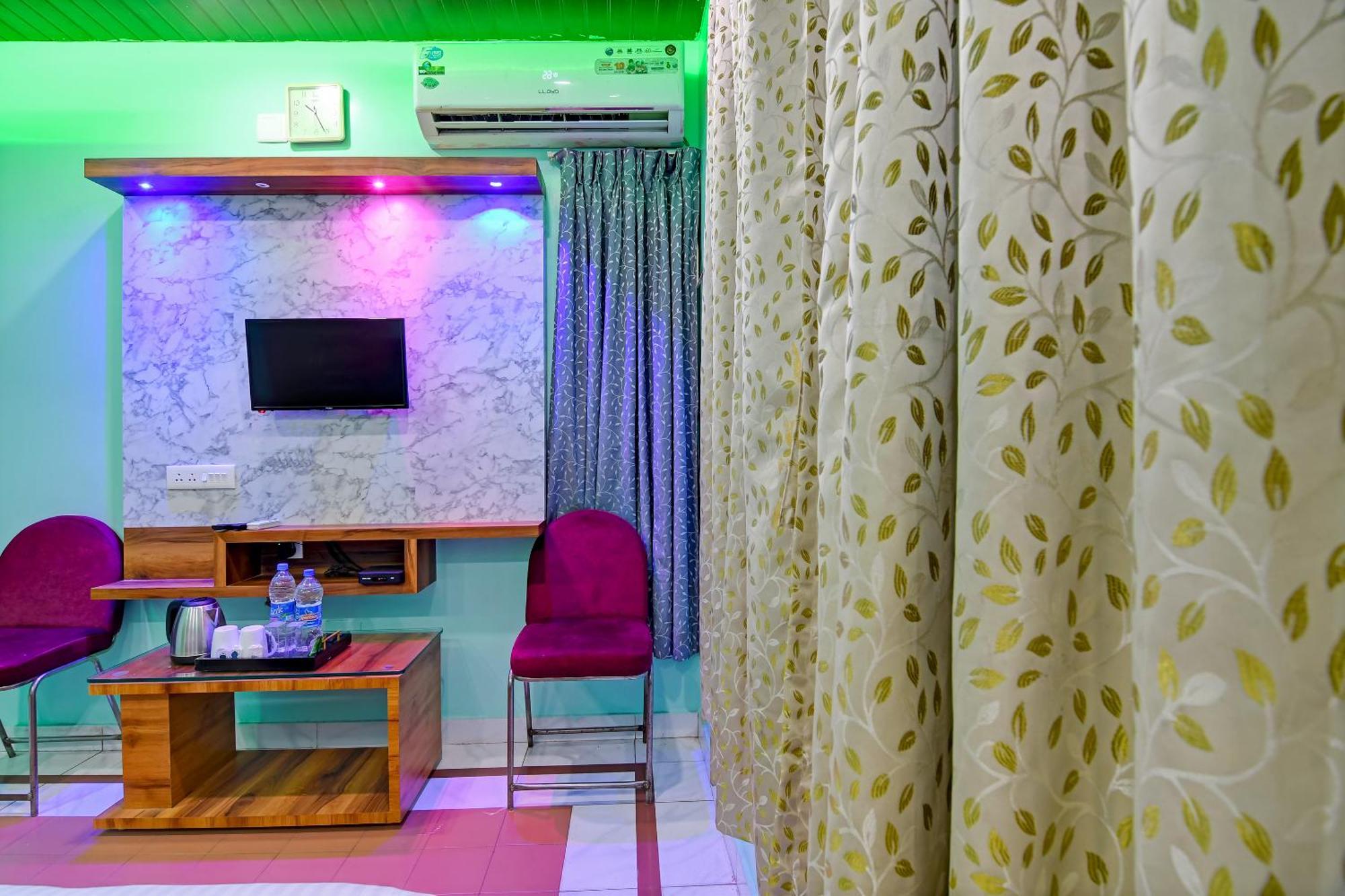 Hotel Ashray Puri Zewnętrze zdjęcie